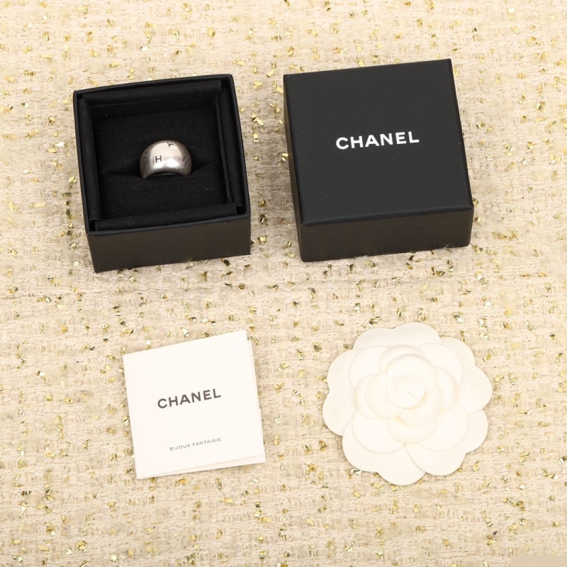 Ch*el rings